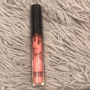 Kylie cosmetics, matte liquid lipstick and Kylieskin lip scrub